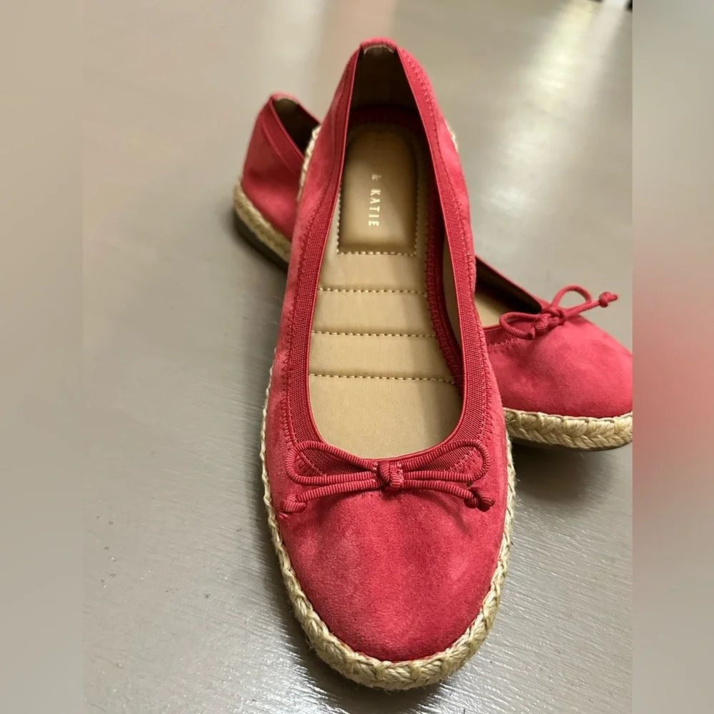 Kelly & Katie Red Faux Suede Espadrille Ballet Flats Bow Accent Size 6